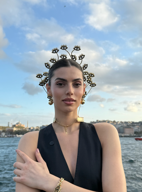 All Eyes On You Taç Boyunluk